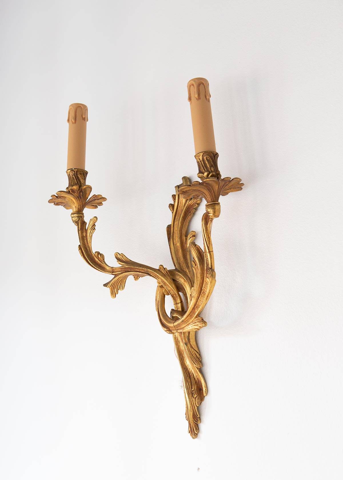 Large 20th century gilded bronze rocaille wall light