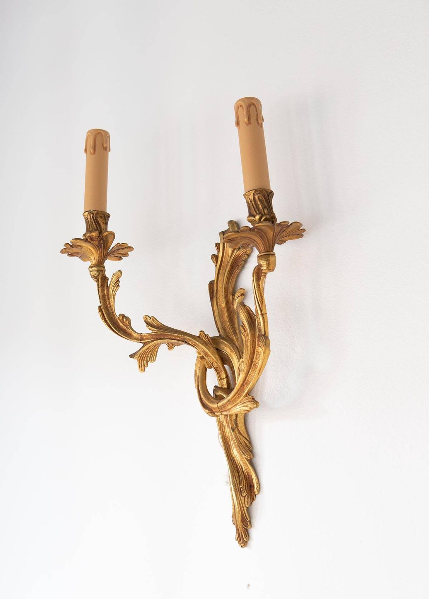 Grande applique rocaille en bronze doré 20ème