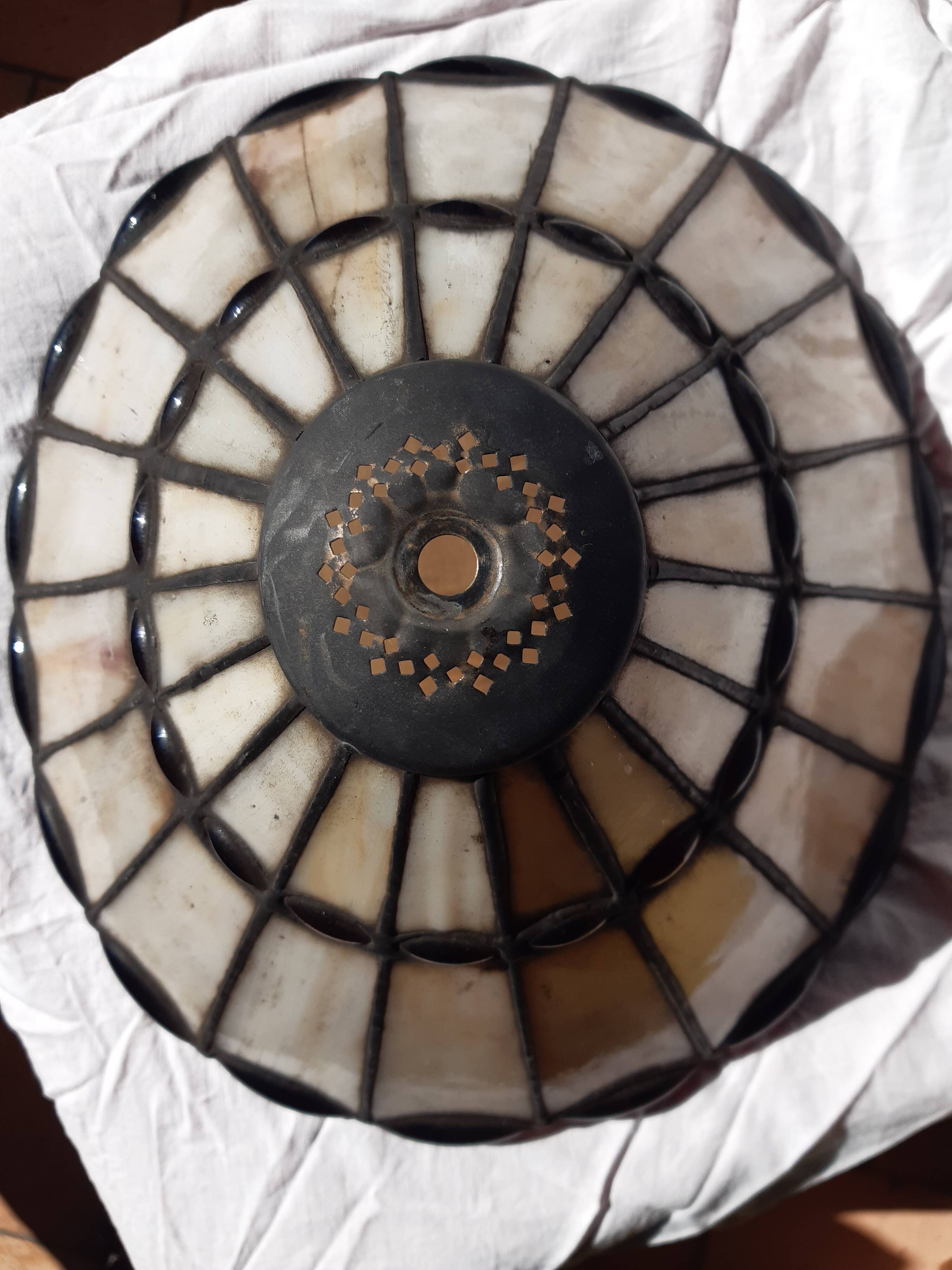 Tiffany lampshade/pendant light