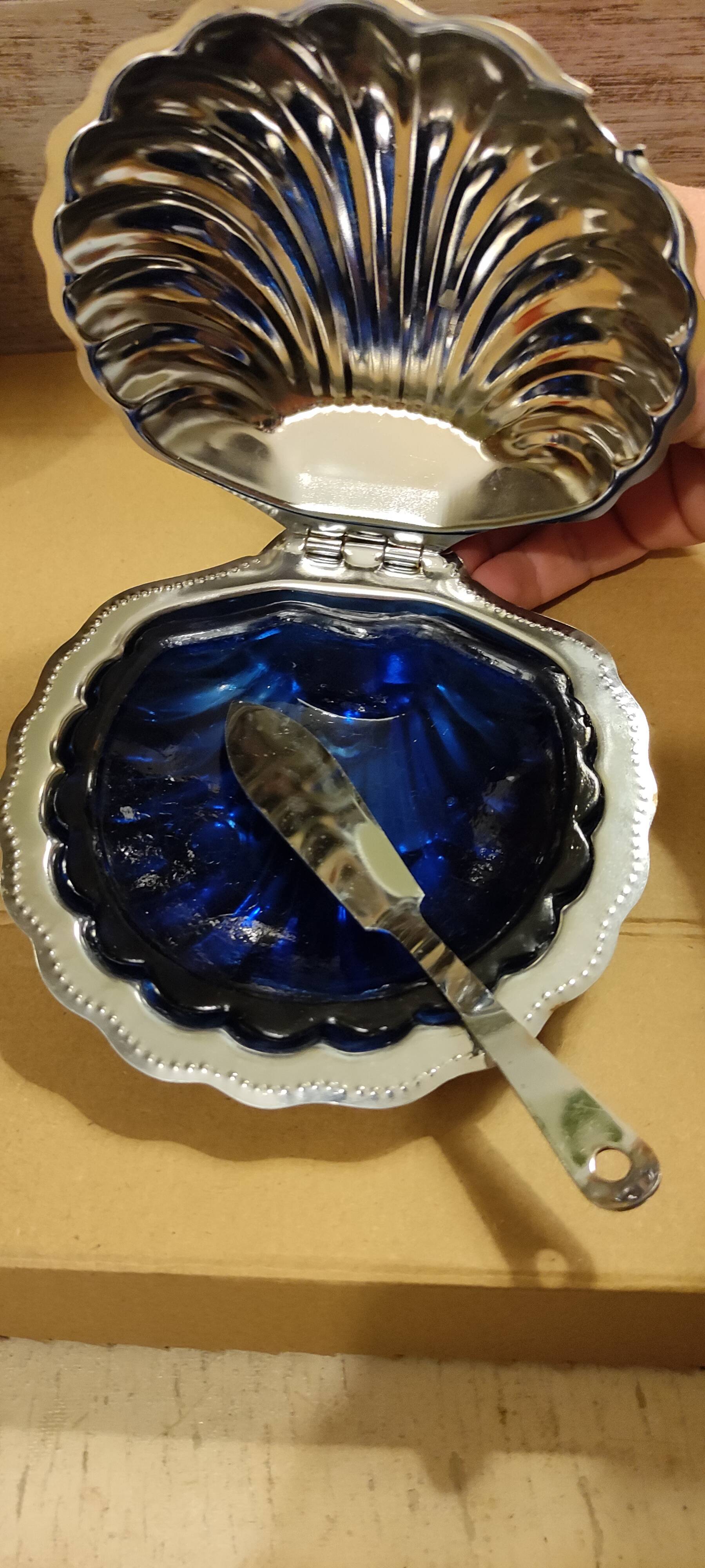 Vintage silver metal butter in shell shape