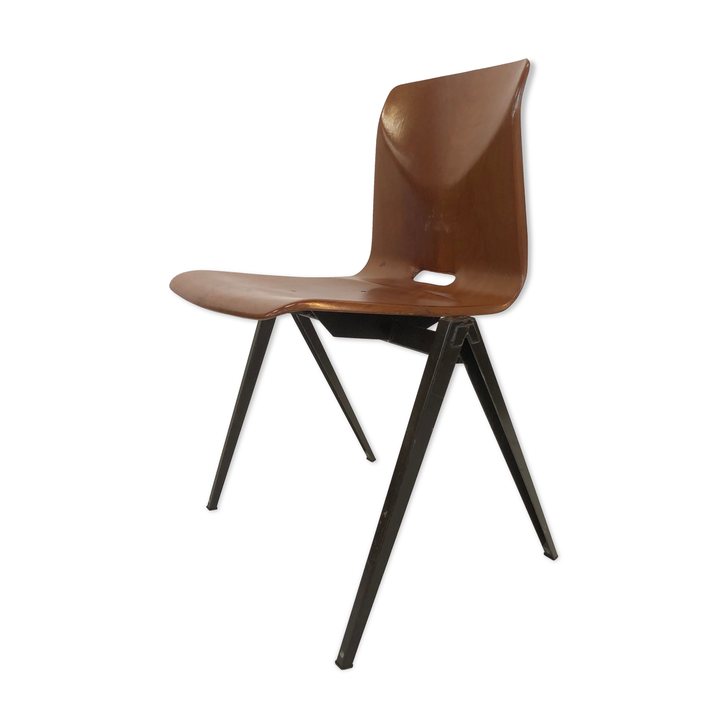 Stackable school Chair S22 de Pagholz Galvanitas
