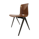 Stackable school Chair S22 de Pagholz Galvanitas