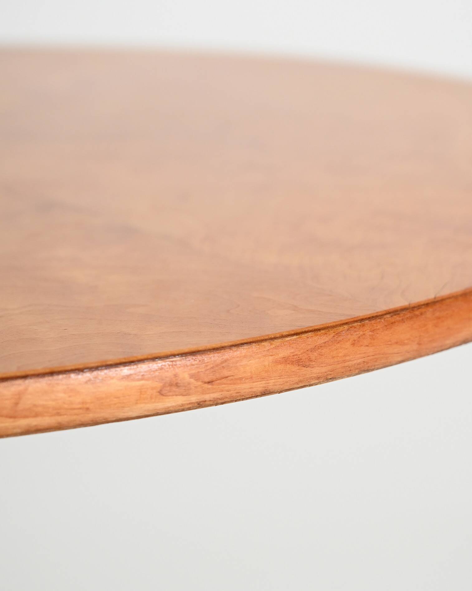 Table basse en bois d'orme, années 1940