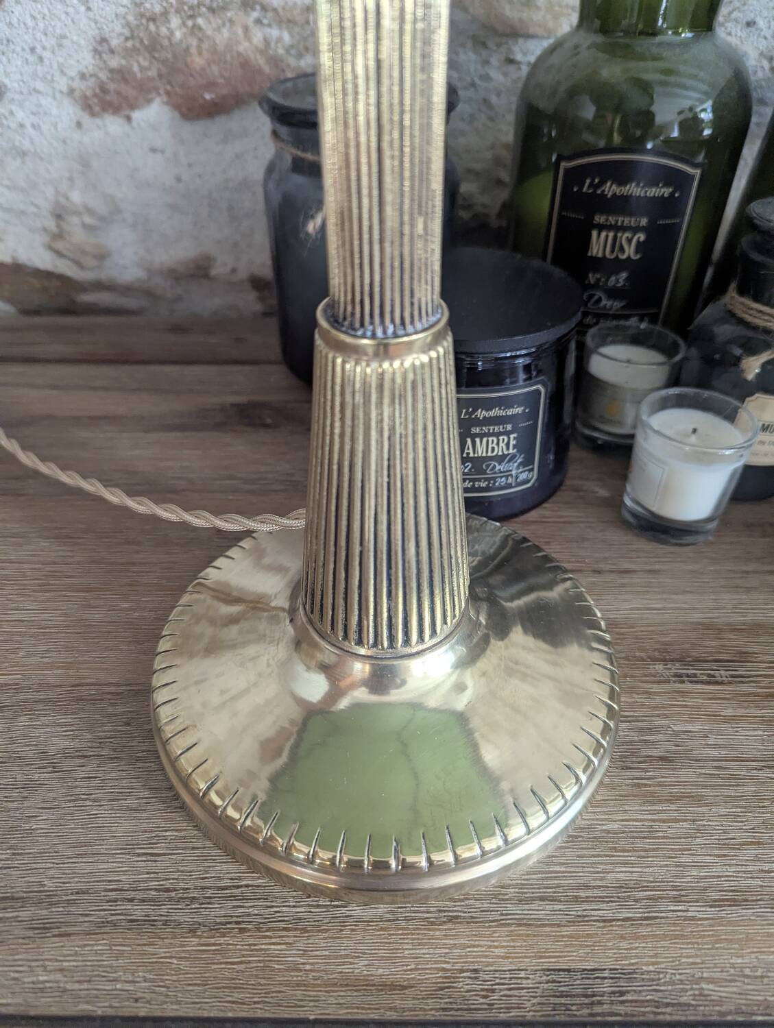 Antique Second Empire Napoleon III table lamp, 1870, brass and opaline glass