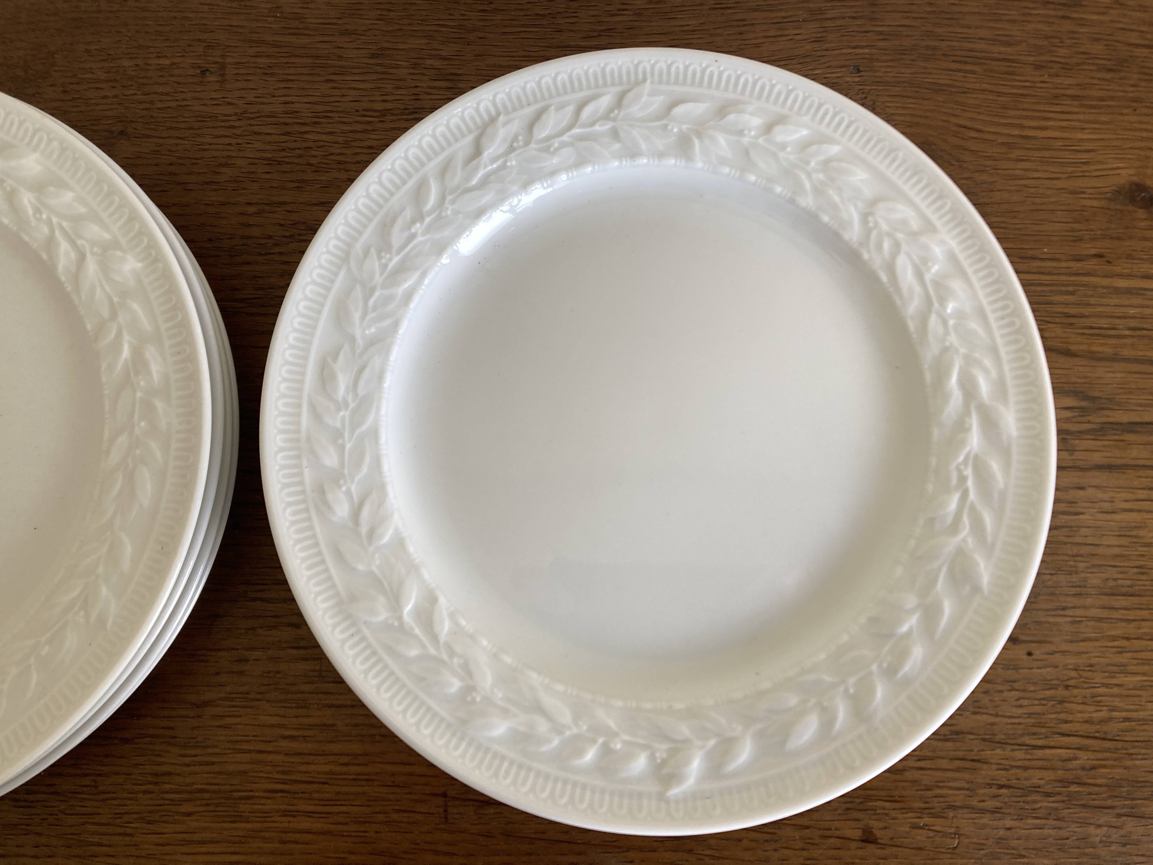 set of 8 Bernardaud Louvre neo-classical plates with laurel wreath design