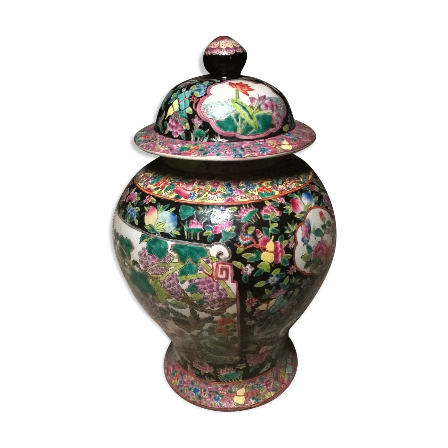 Chinese covered vase