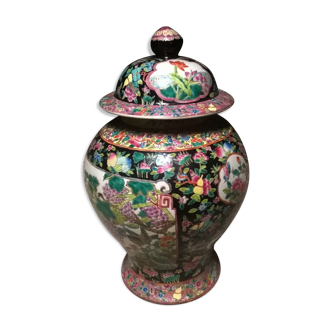 Chinese covered vase