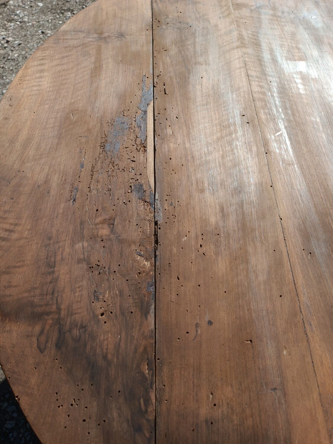 Round farmhouse table