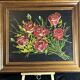Nature morte aux roses – Huile sur toile signée et datée 1977 –Cadre bois