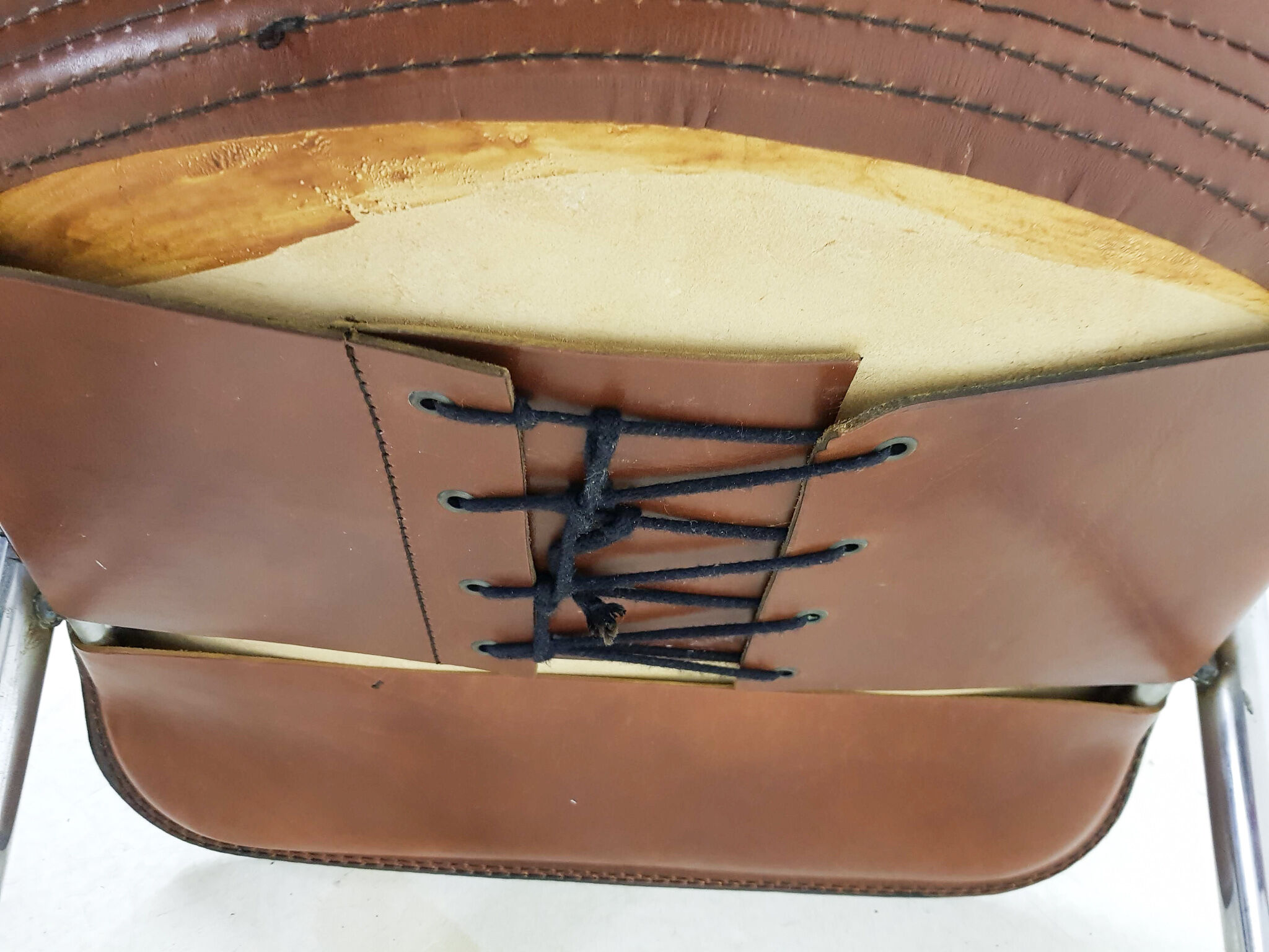 Fauteuil en cuir brun pour Cidue, Italie