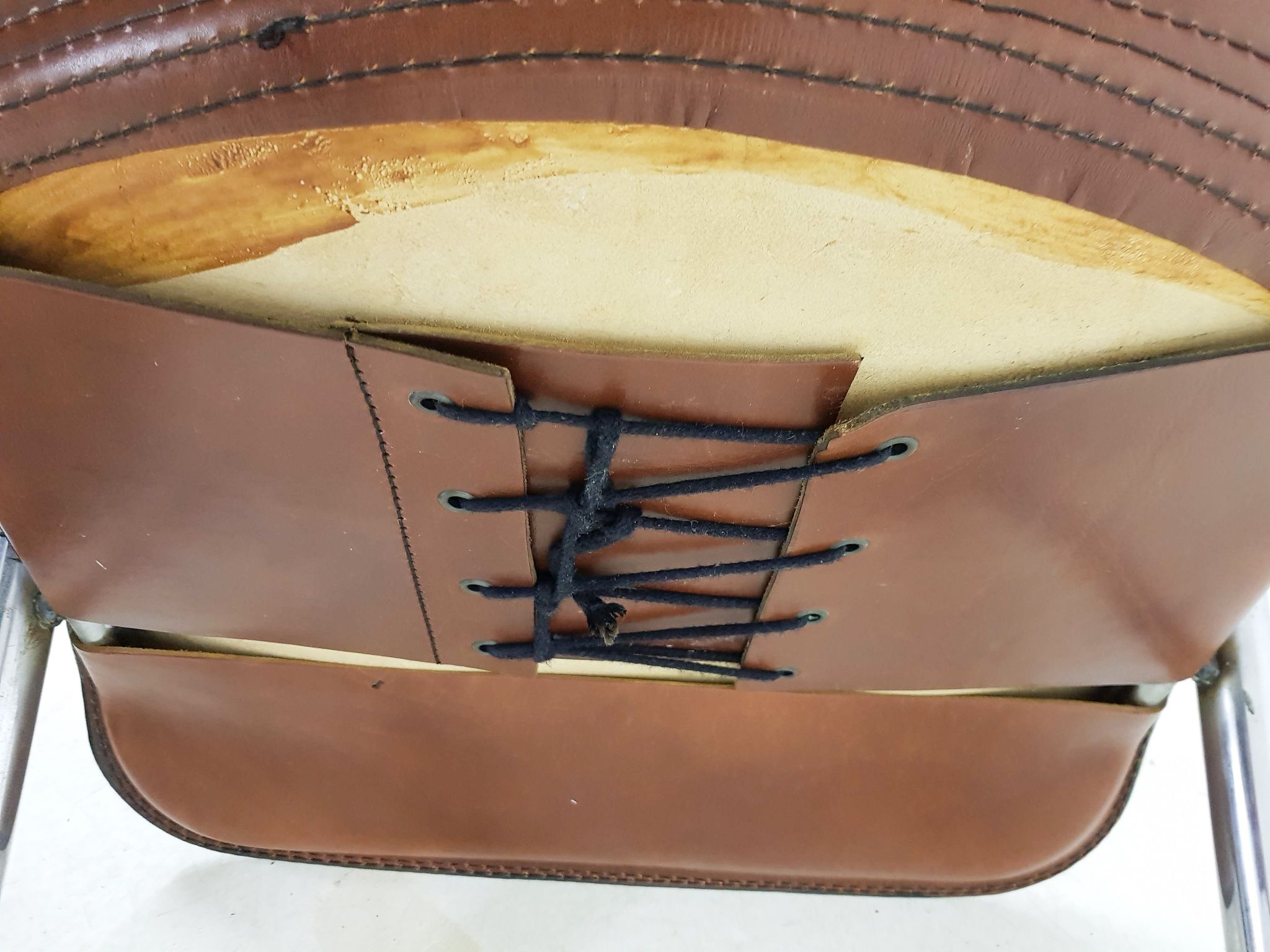 Fauteuil en cuir brun pour Cidue, Italie
