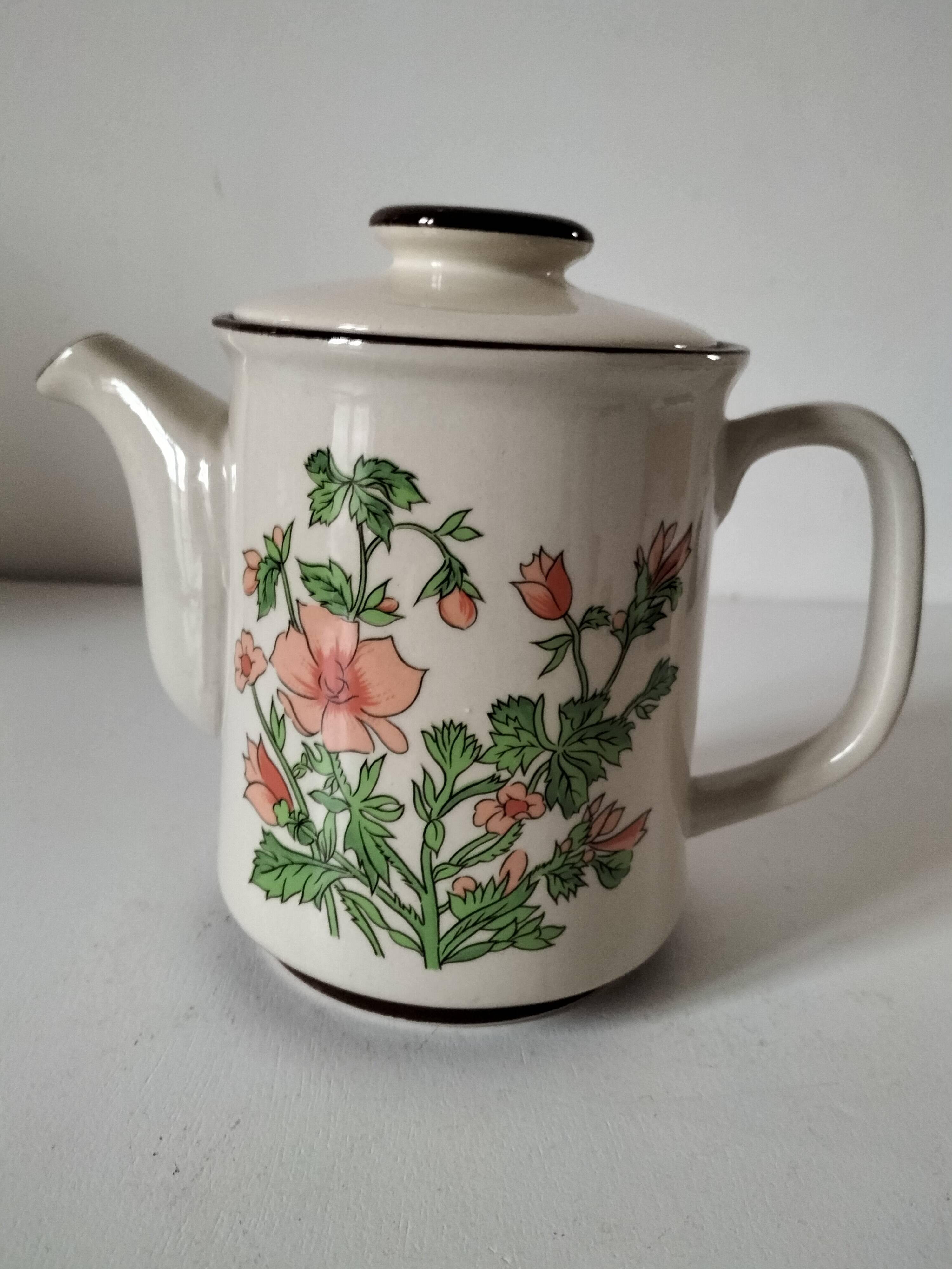 Vintage flowered stoneware teapot – 1970s