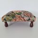 Repose-pieds en tapisserie florale