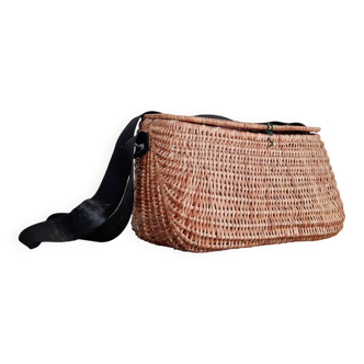 Rattan fisherman's basket or bag