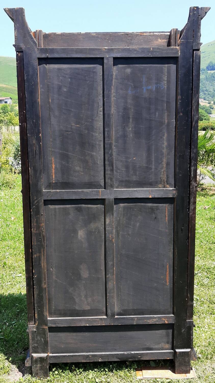 Dressmaker's cabinet with beveled triptych mirrors. (Mirror cabinet)