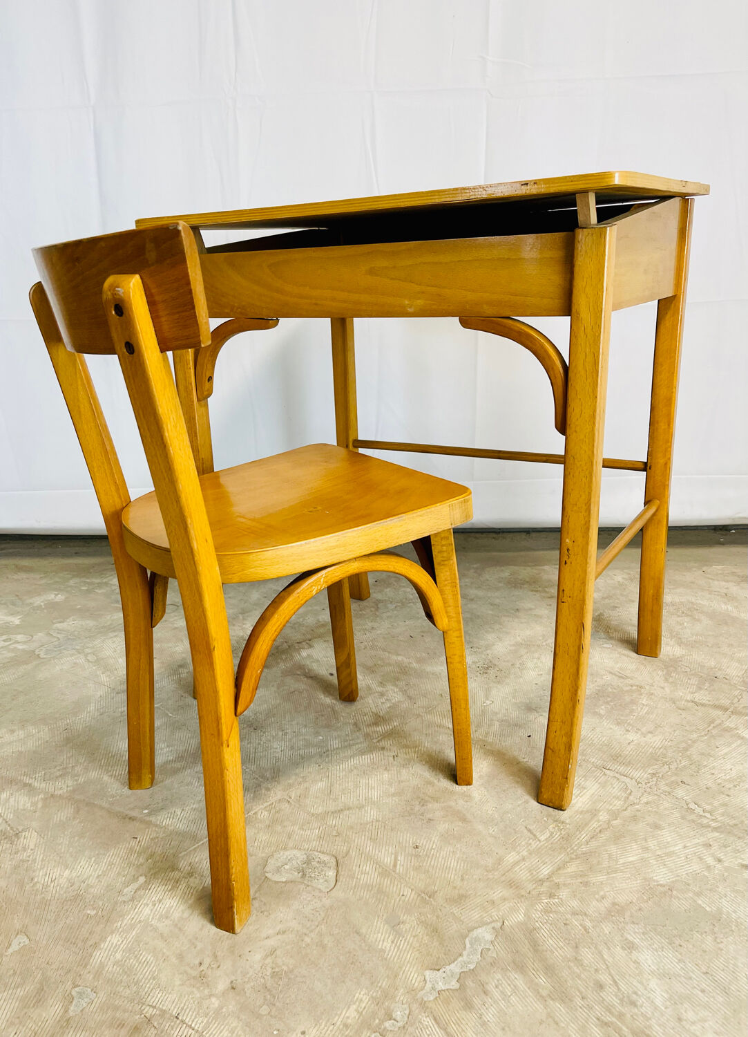 BAUMANN children's desk and chair