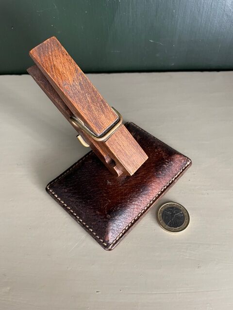 Gucci 1950 paper press