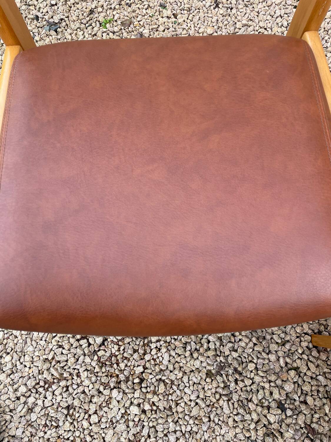 Paire de chaises vintage bois et Skaï
