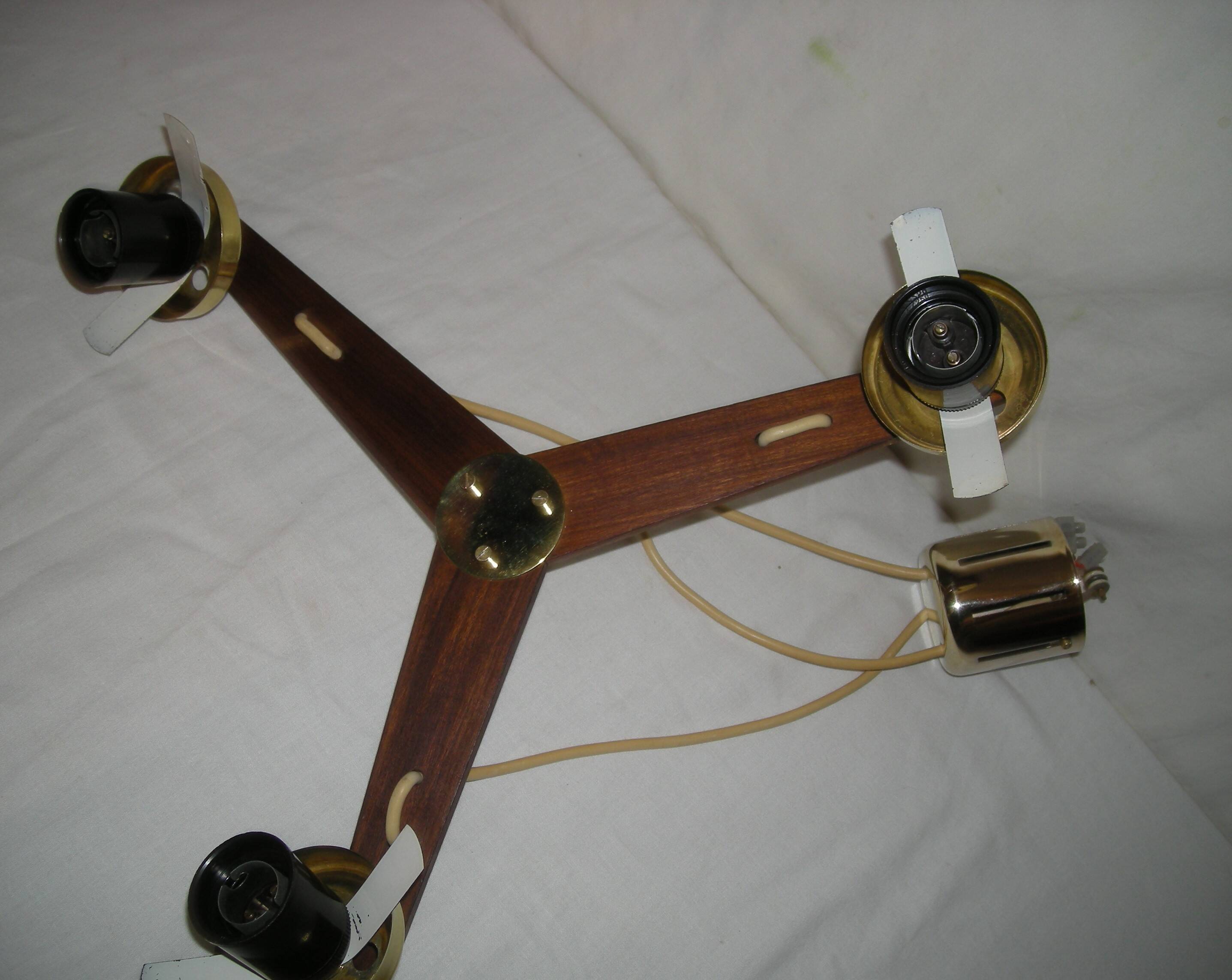 Suspension style scandinave des années 60