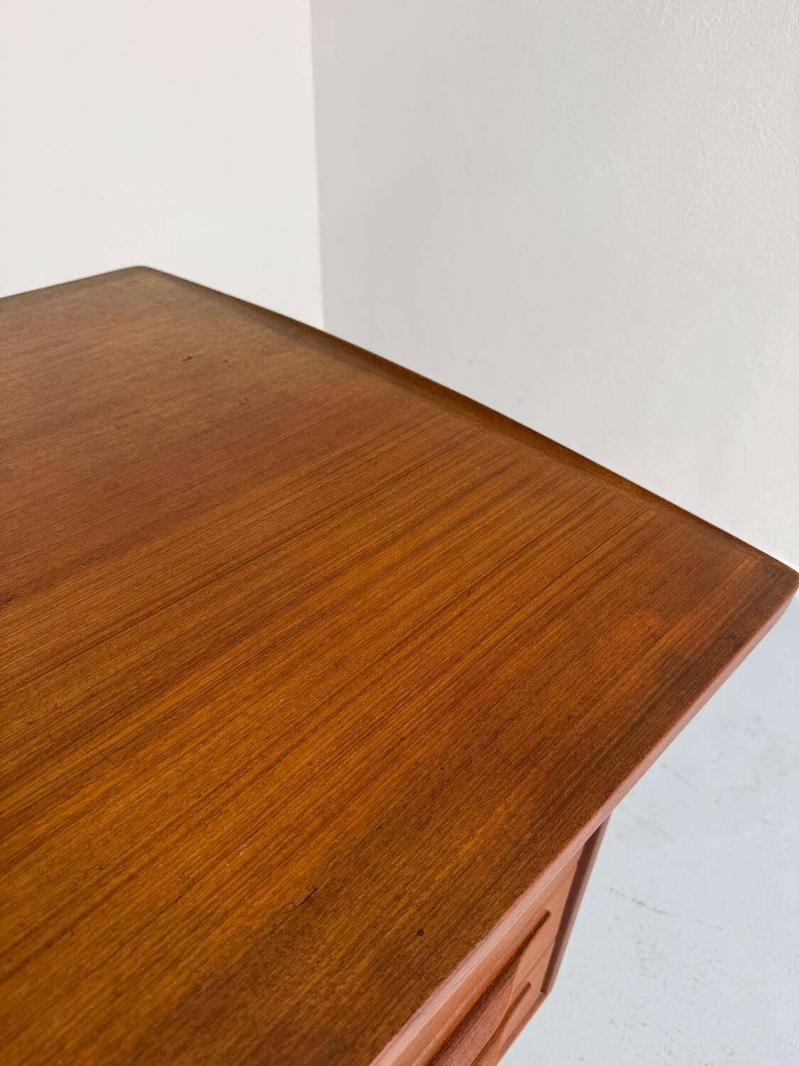 Scandinavian design desk Swiss Teack 70s vintage teak