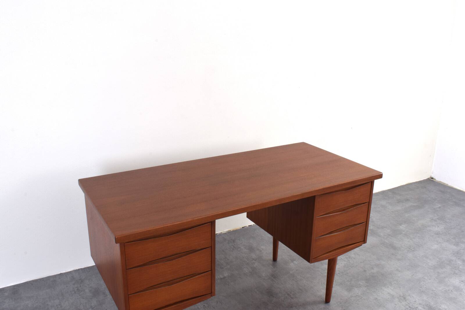 Mid-Century Teak Desk by Fredrik Kayser for Skeie Møbler, 1960s.