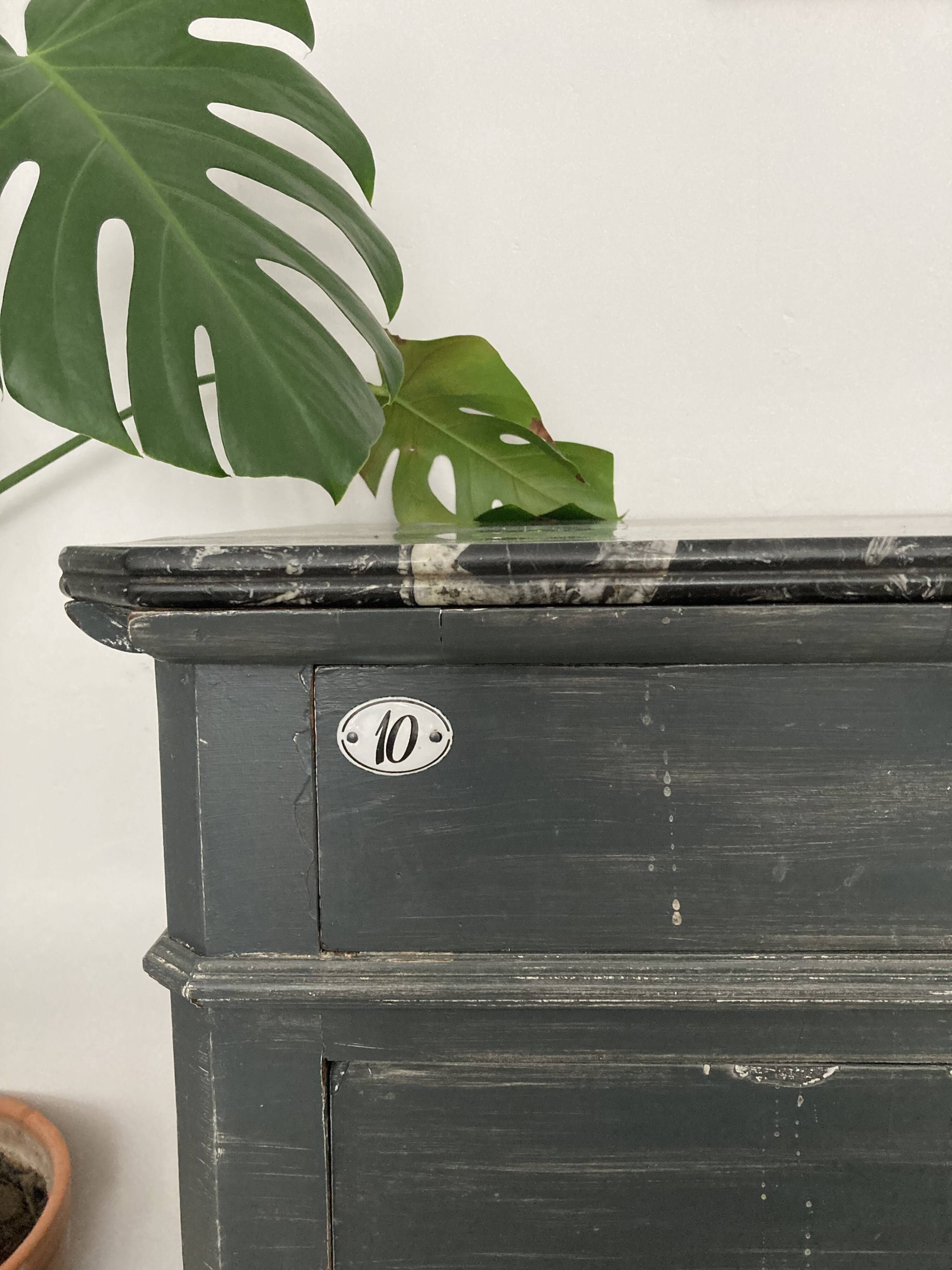 Commode vintage
