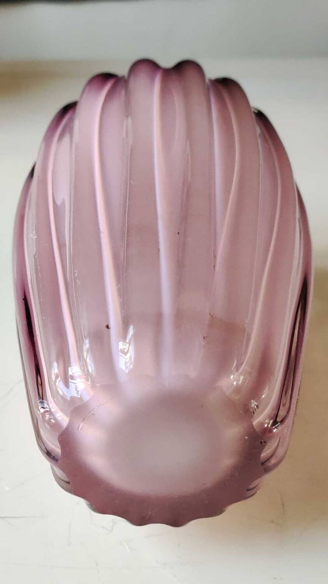 Organic floral vase. Blown glass in pink tones. Seguso Murano style