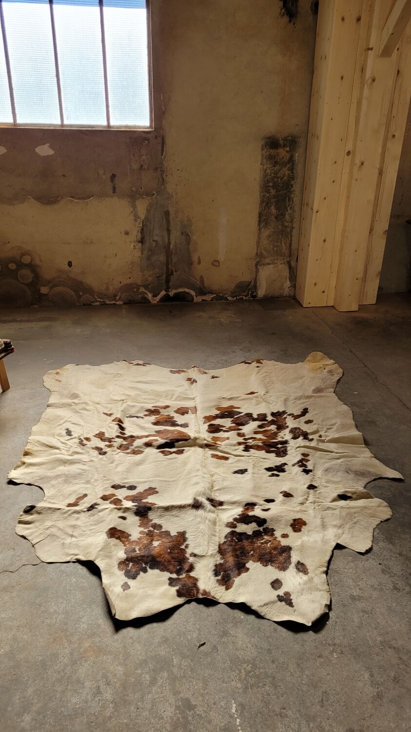 Vintage cowhide carpet 1970 2m30x1m90