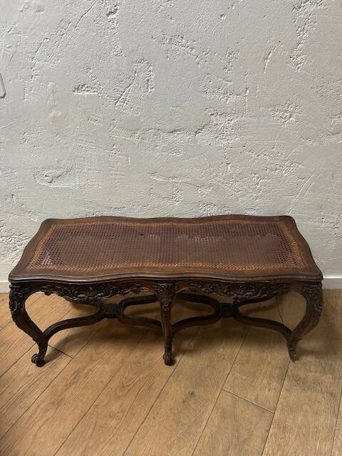 Cane crisscross bench seat