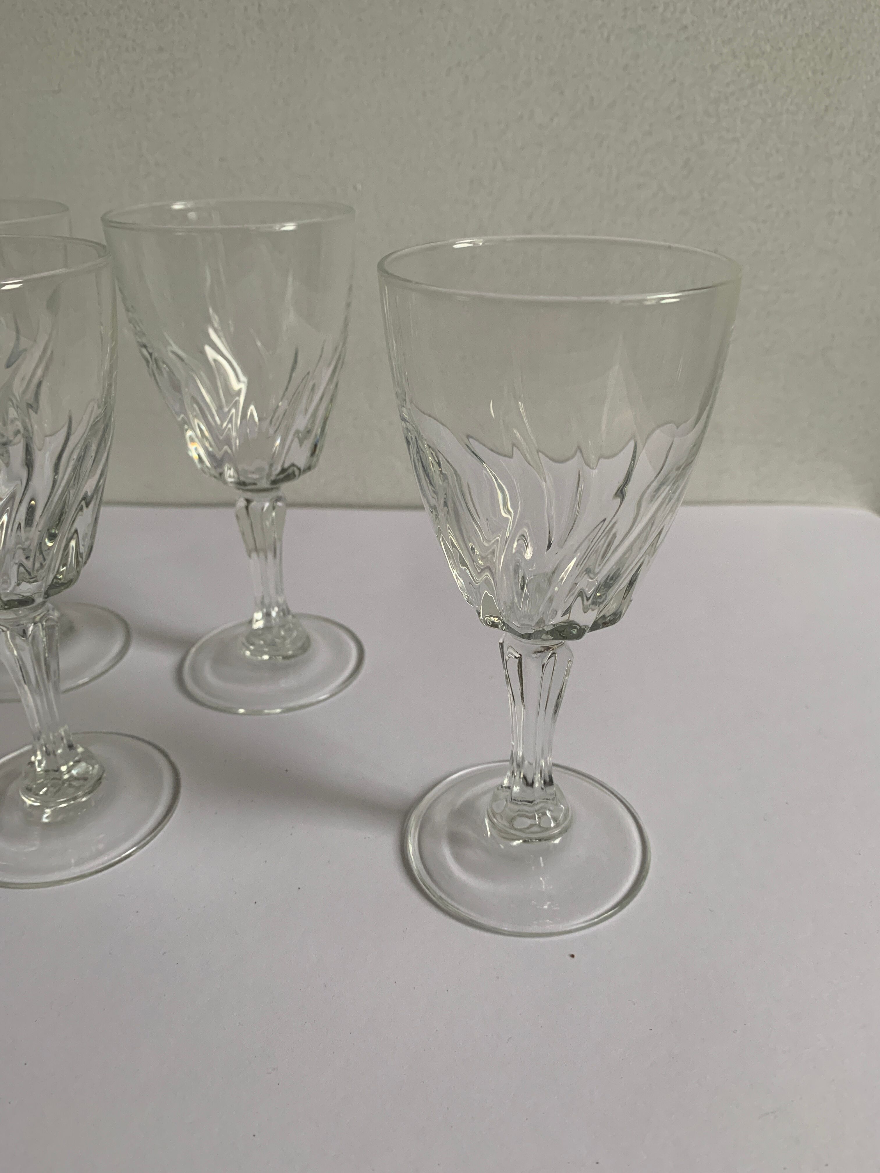 6 crystal wine glasses