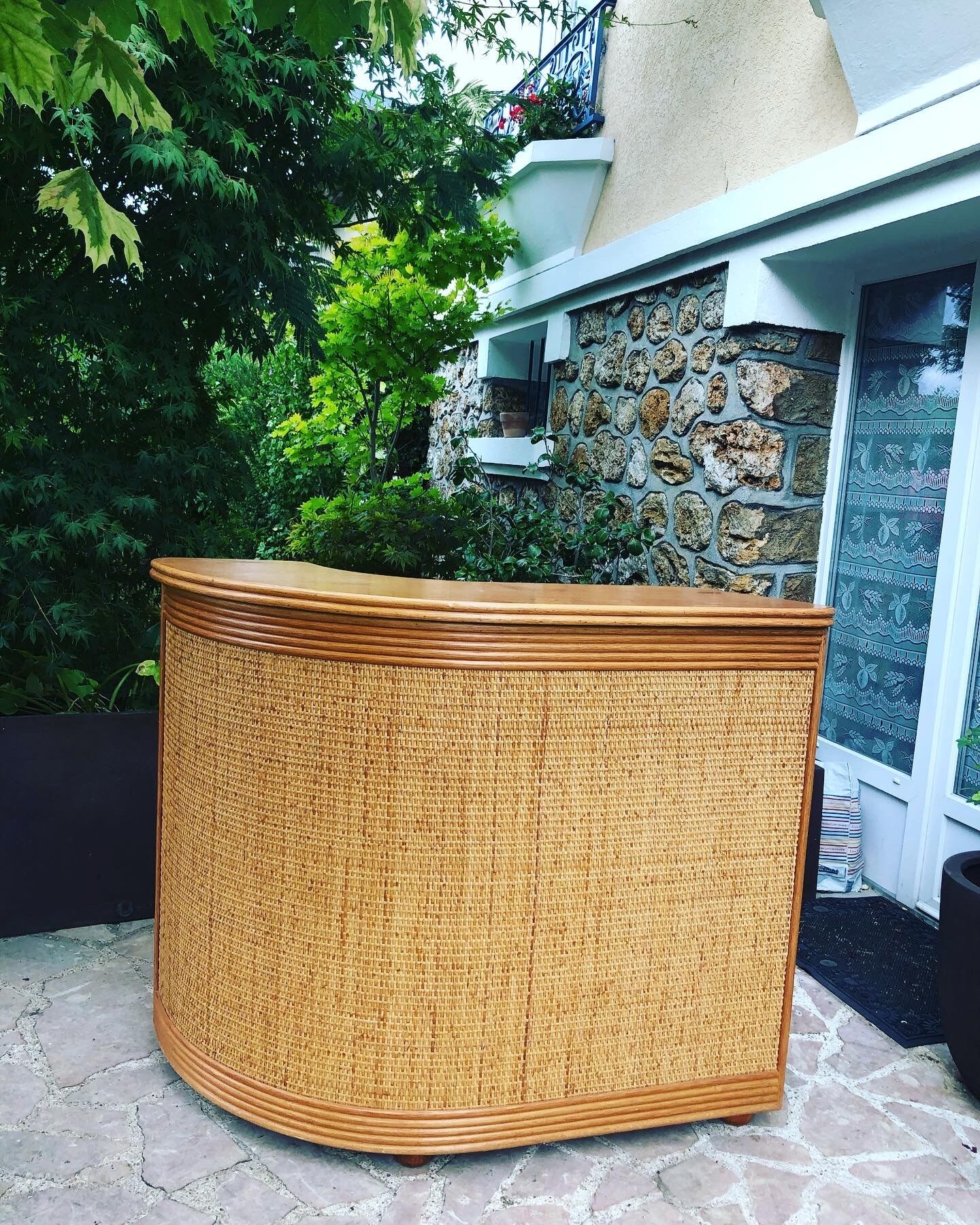 Bar en rotin avec tabouret