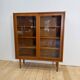 Meuble en teck avec portes coulissantes en verre, Danemark 1960