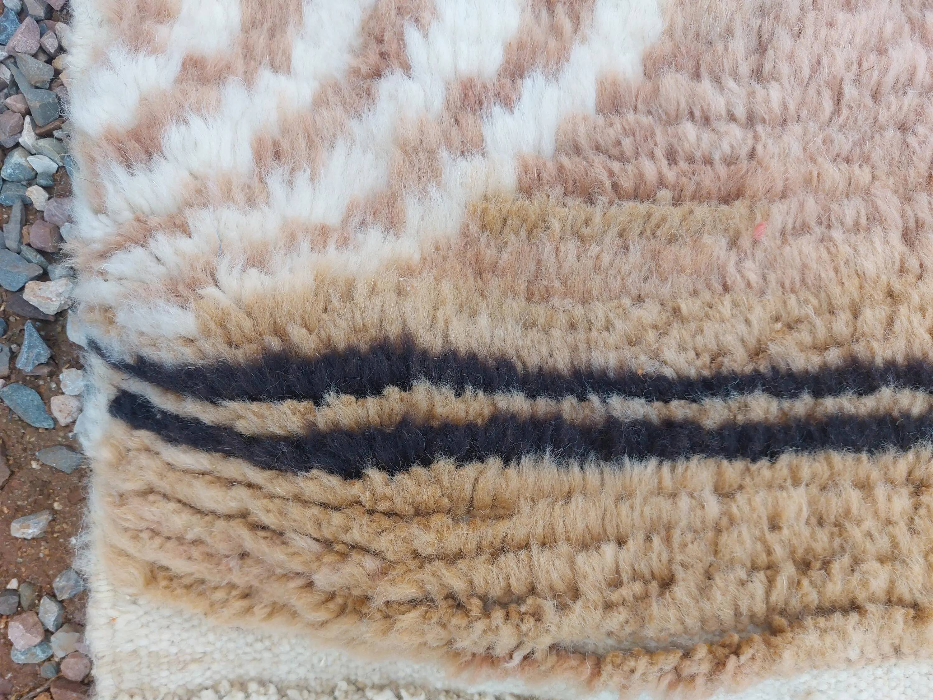 Unique natural wool Moroccan rug 3x2 m