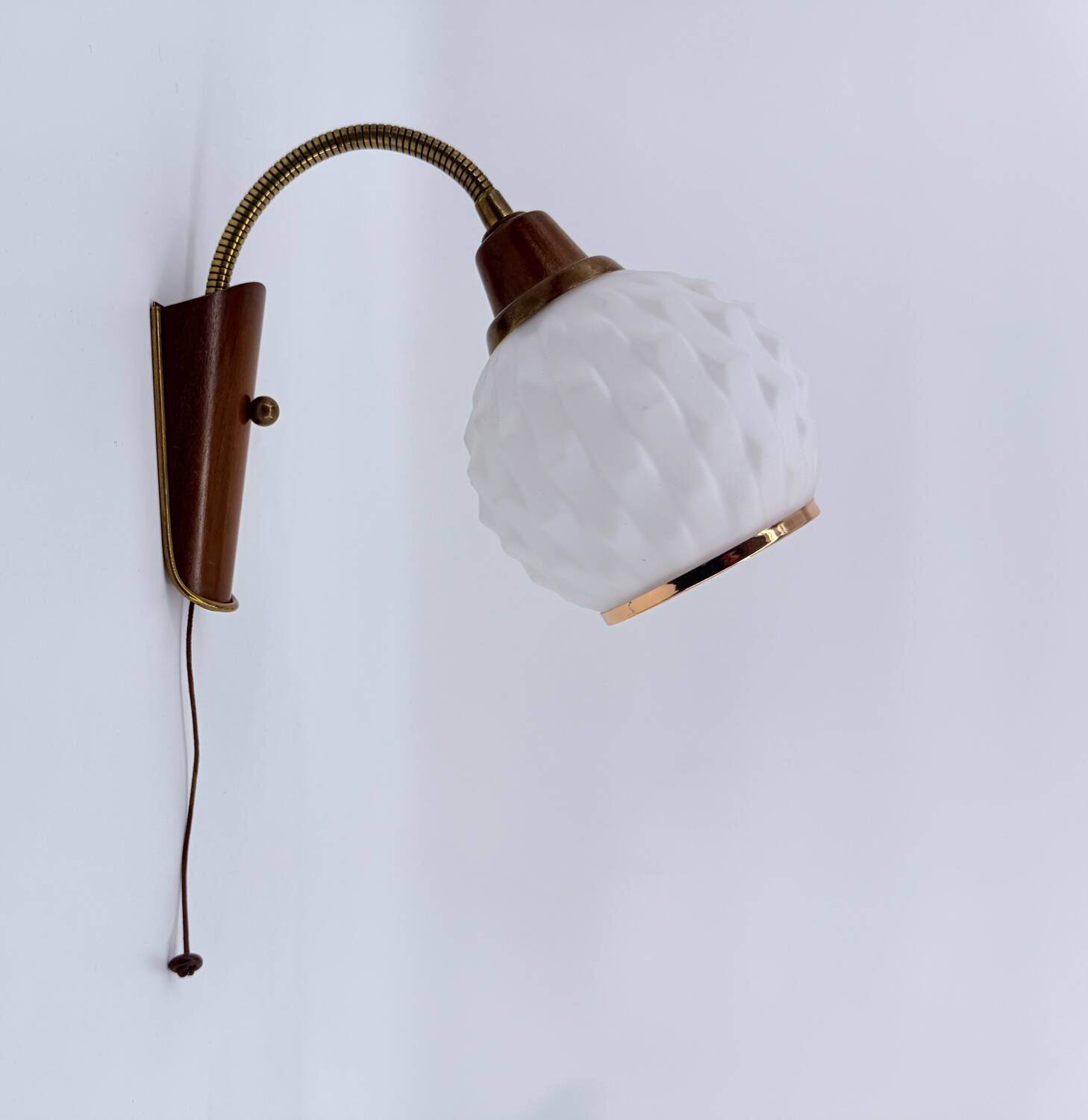 Vintage teak wall lamp