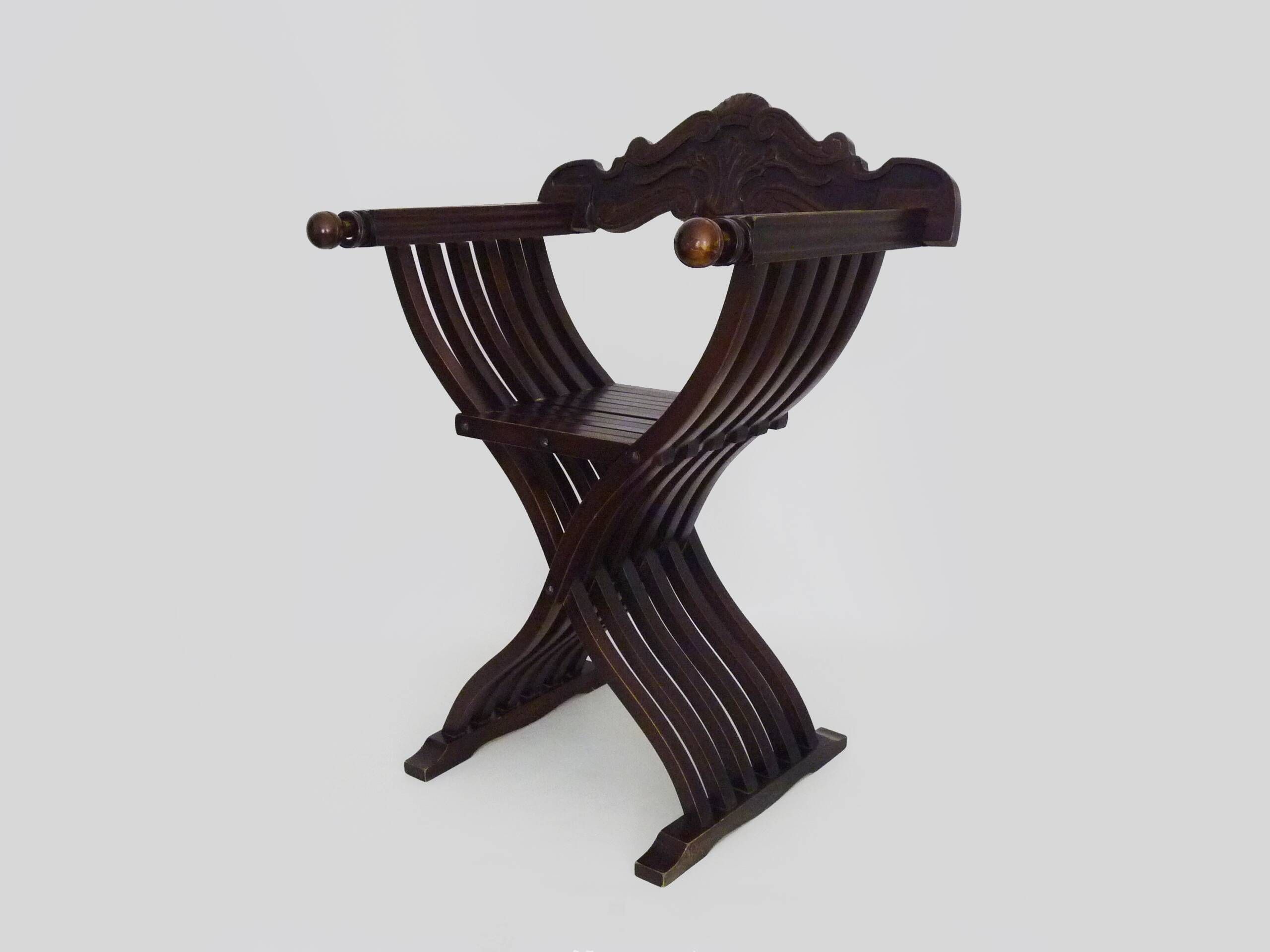 Vintage Savonarola chair in wood, Italy, 1950s