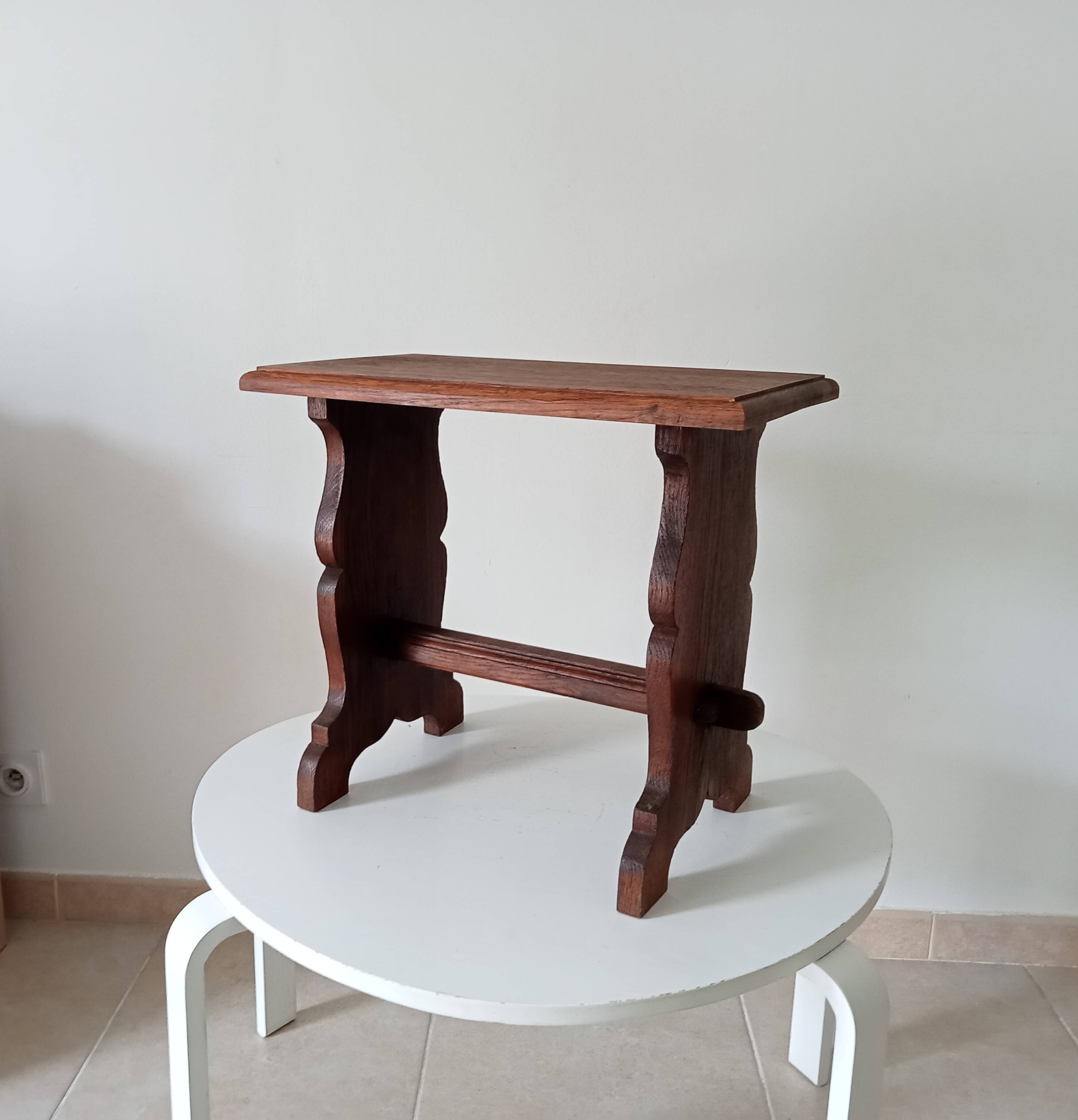 Vintage side table in solid oak, brutalist/rustic.