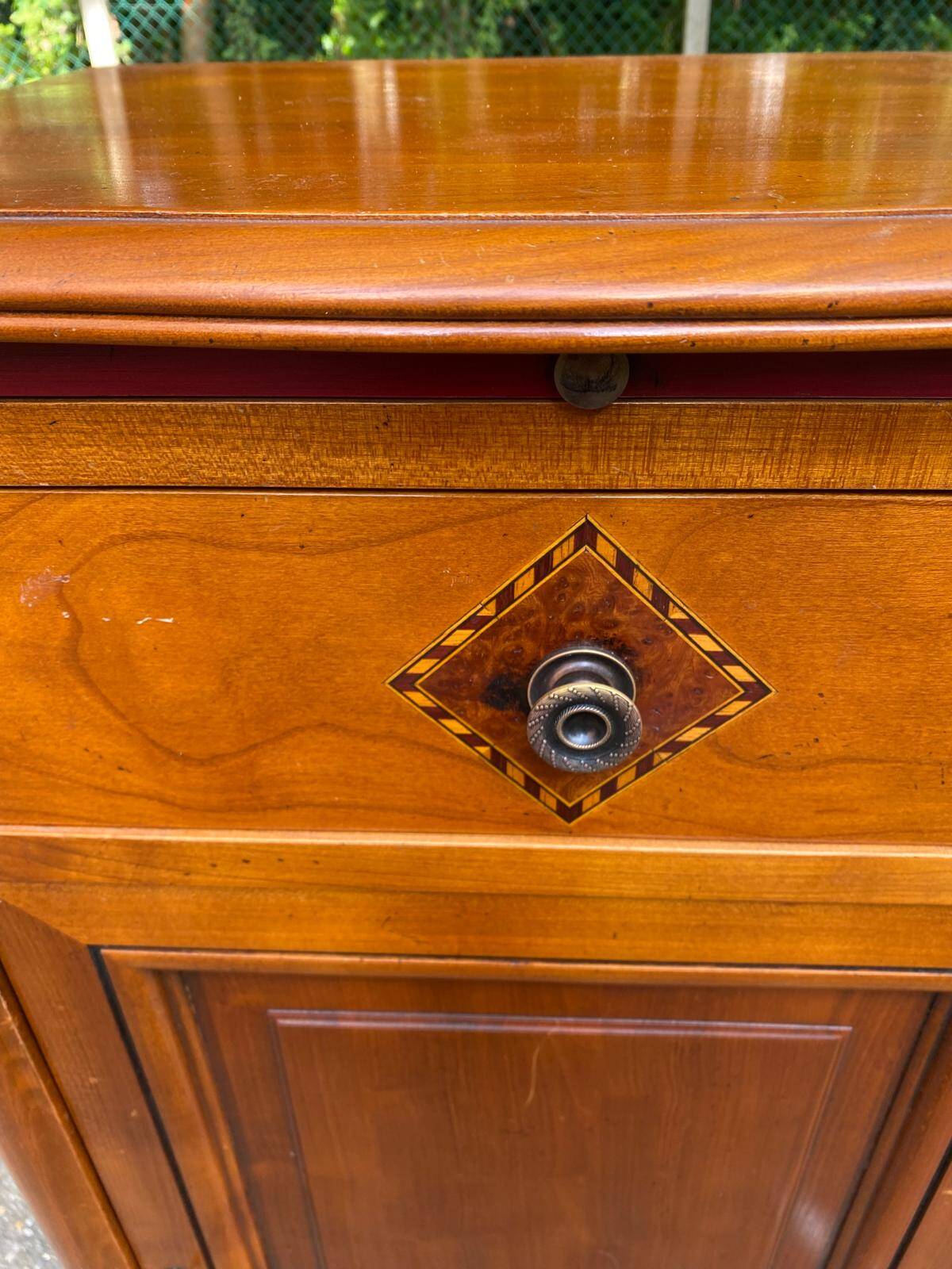 Commode, chevet en bois massif, 19ème siècle