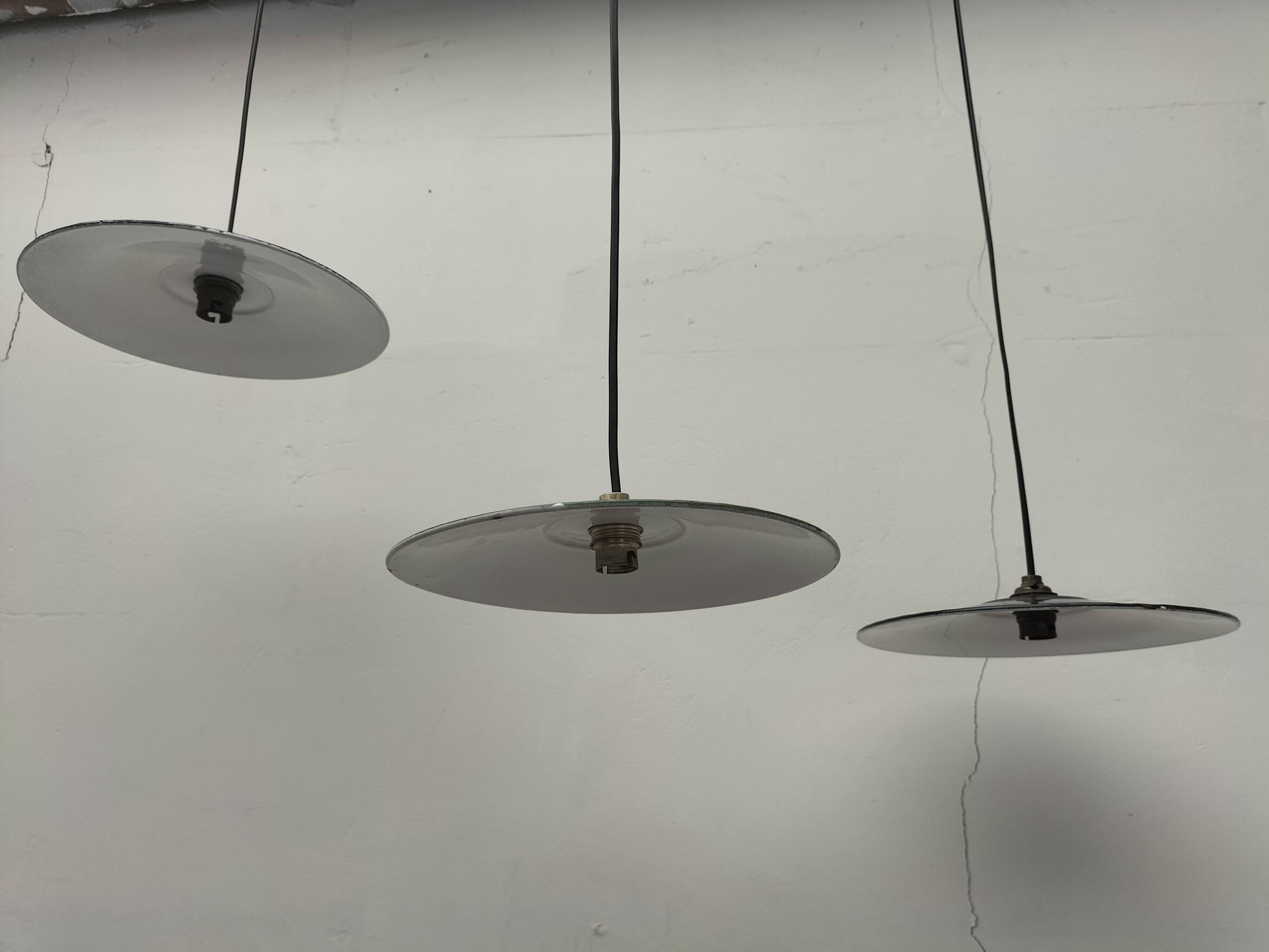 Suspensions tôle émaillée