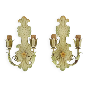 Pair of Italian wall lights in cream-colored sheet metal. 1970s
