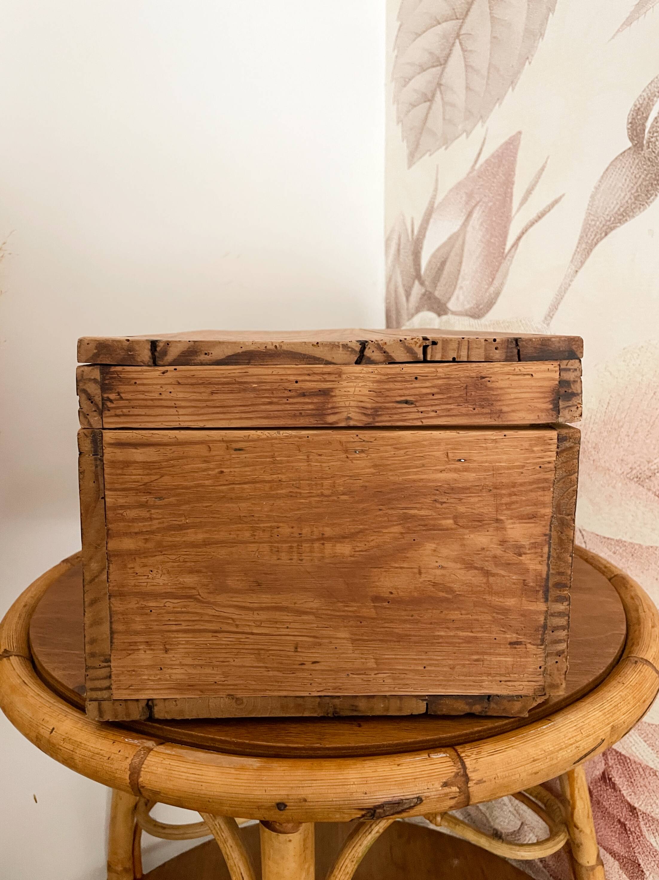 Antique solid pine chest - 41 x 25 x 20
