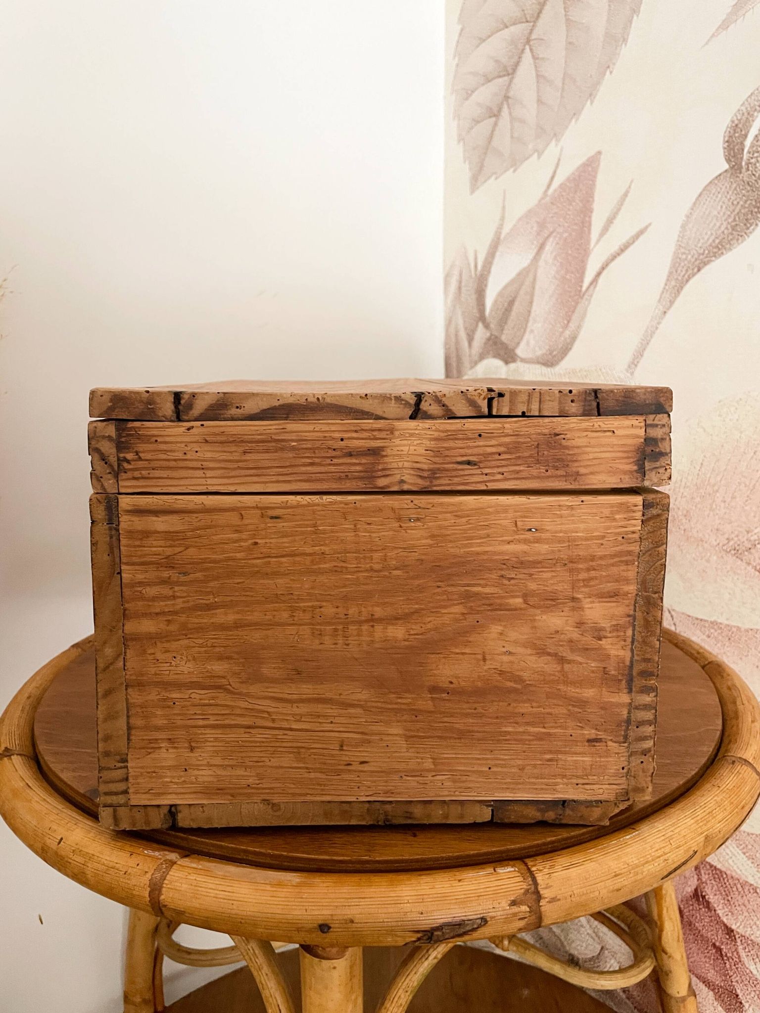 Antique solid pine chest - 41 x 25 x 20