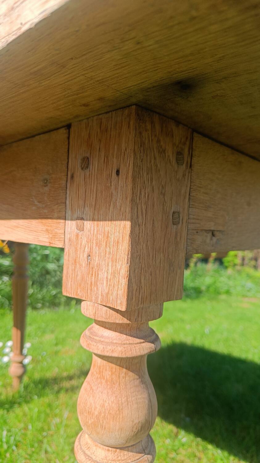 Farm table with turned legs