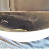 Empty white pocket oval shape