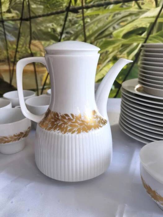 Tapio Wirkkala for Rosenthal Studio-Line “Modulation” porcelain coffee and dessert service, Germany 1970s, 39 pieces