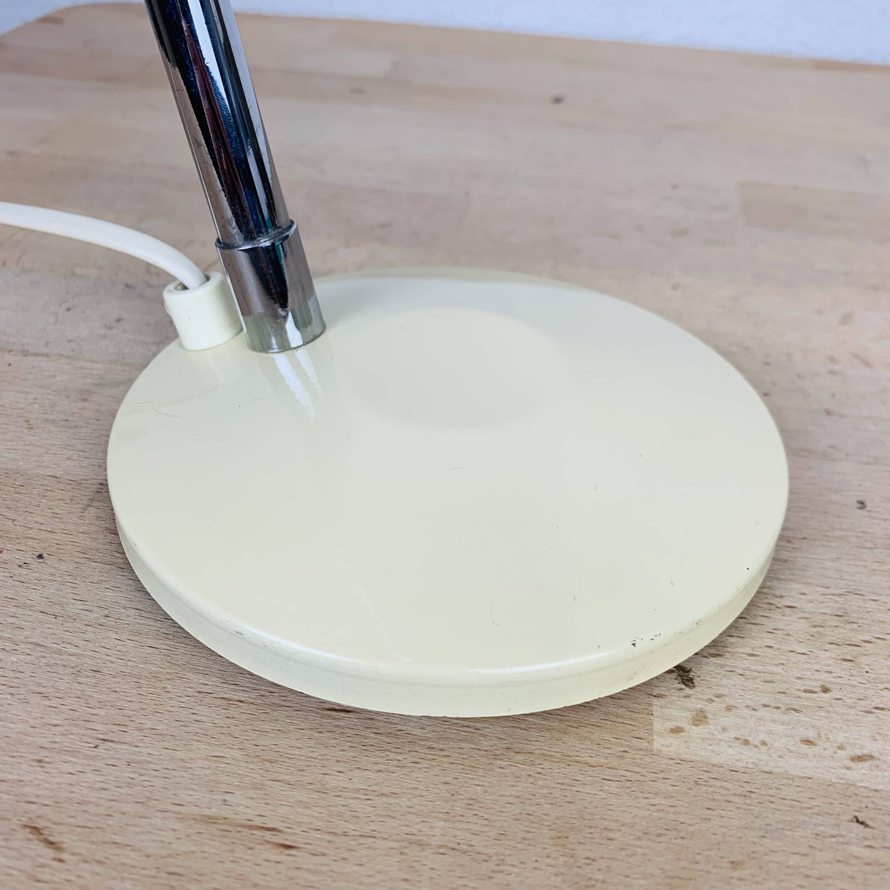 Lampe de bureau en métal beige, années 60