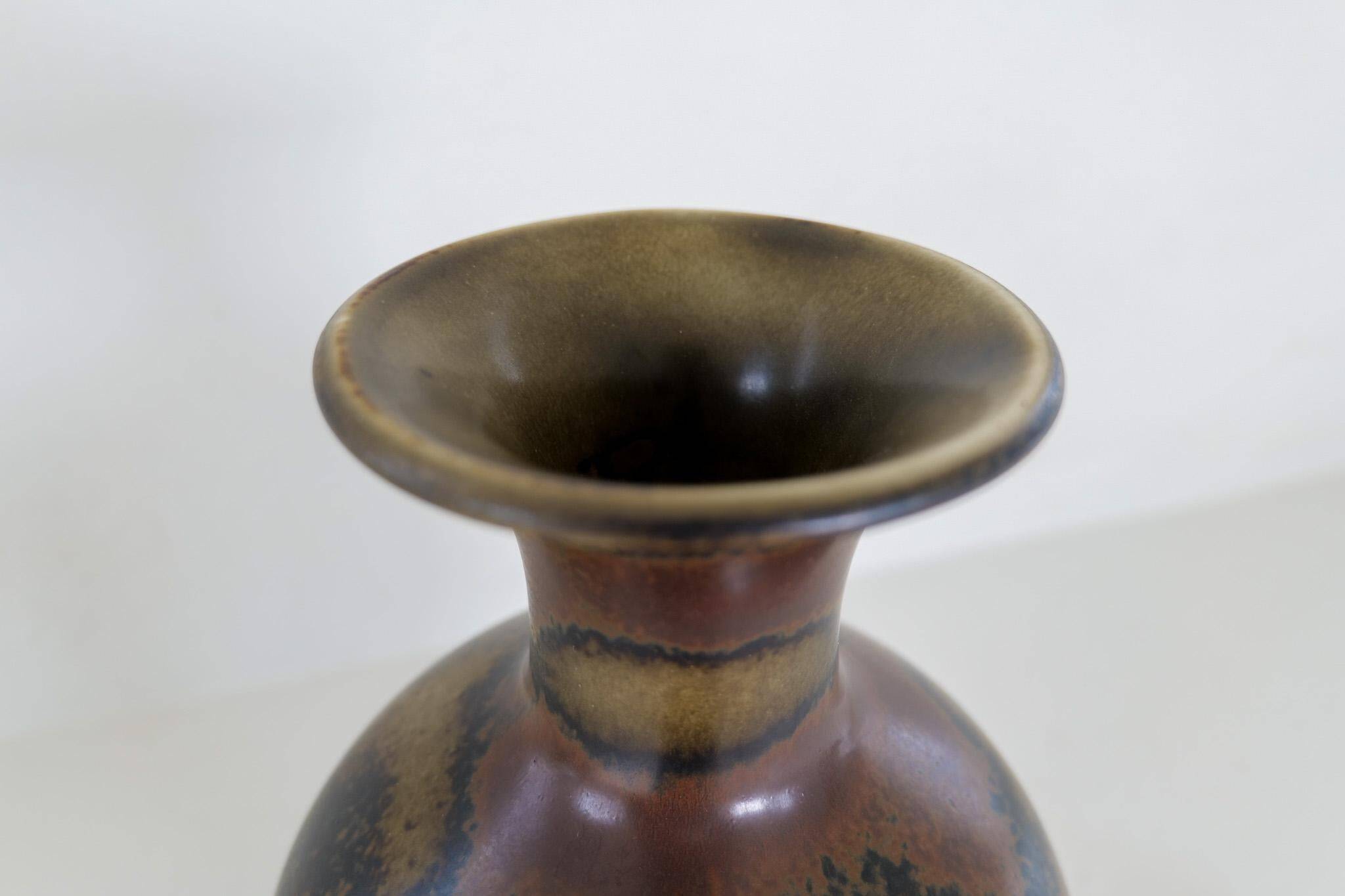 Mid-century modern ceramic vase from Rörstrand by Gunnar Nylund, Sweden.