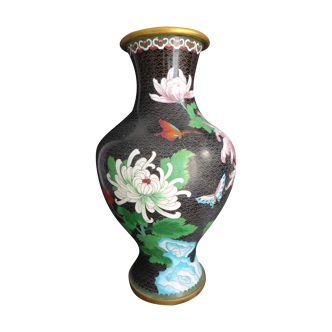 Vase in Chinese partitioned enamel butterflies