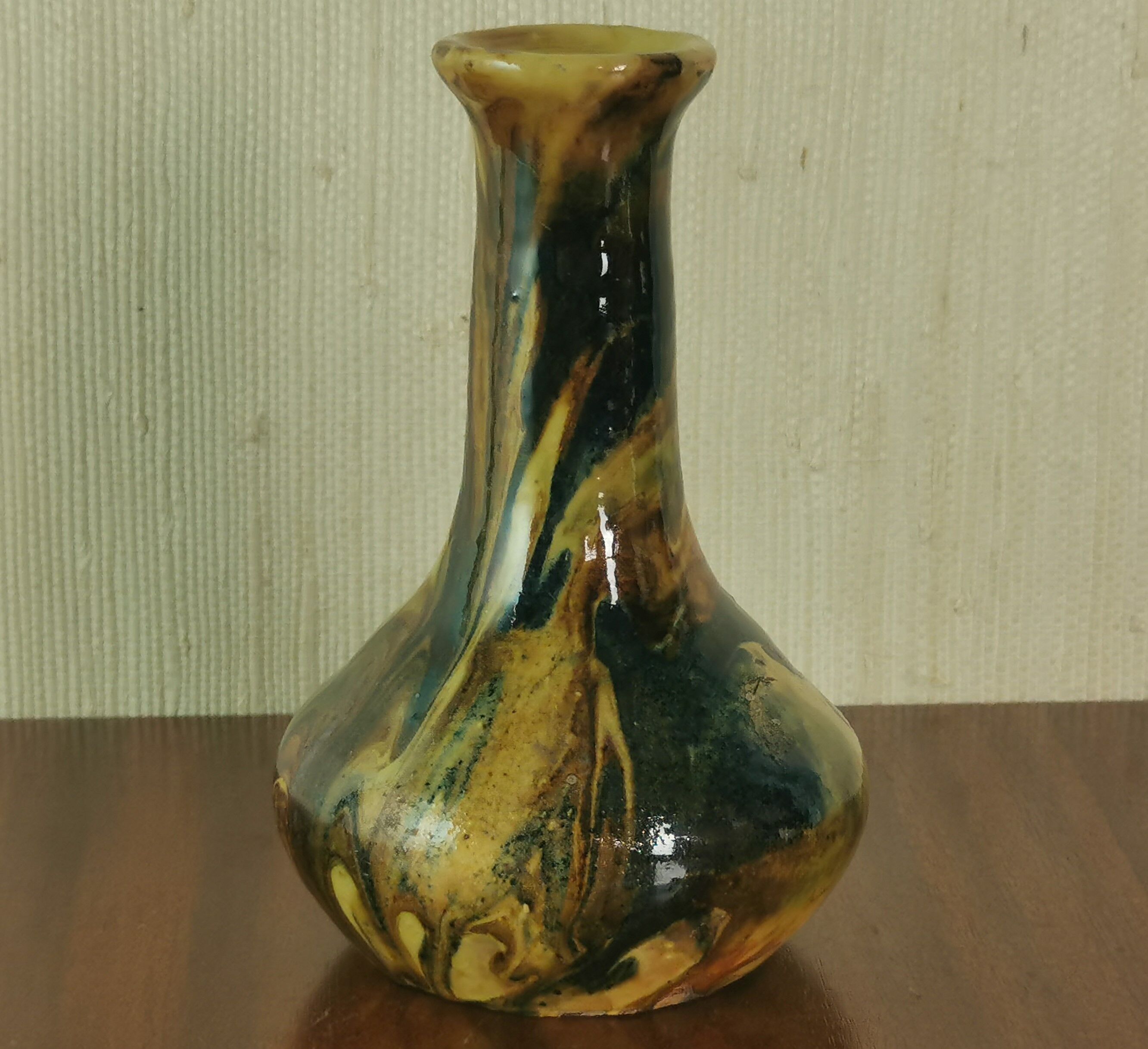 Mixed earth vase