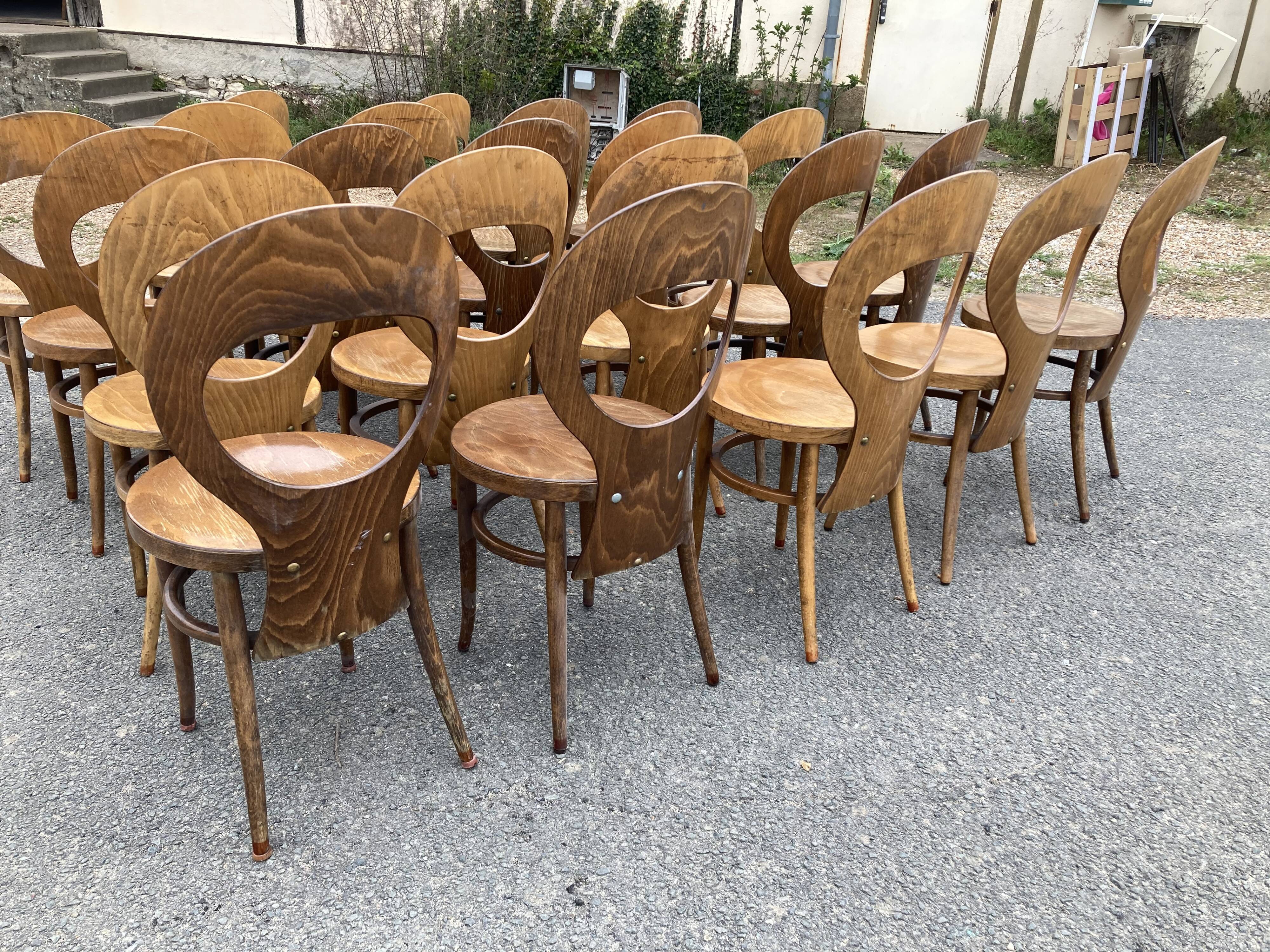 Set of 22 Baumann chairs model Seagull.