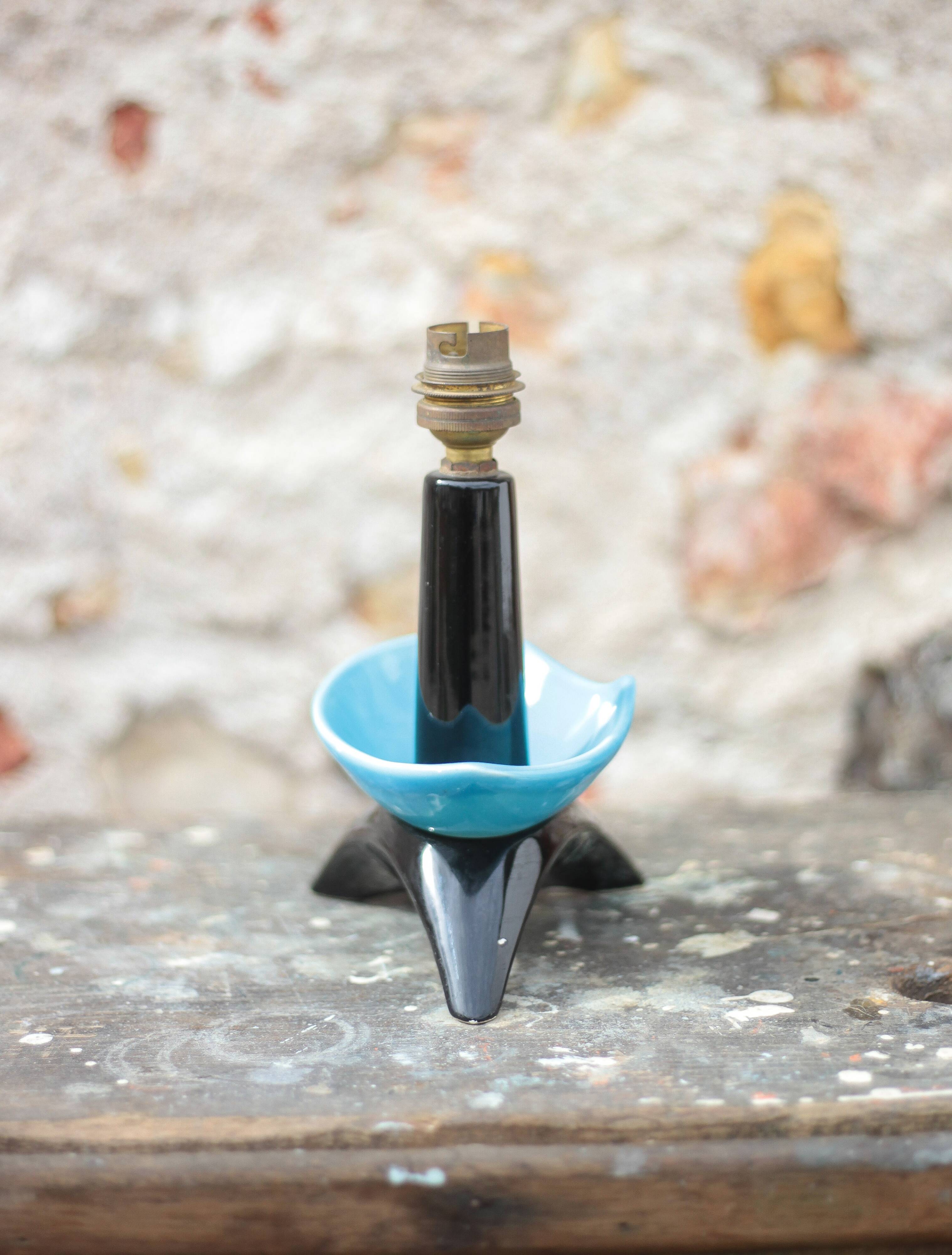 Tripod ceramic table lamp, bedside lamp, accent lamp